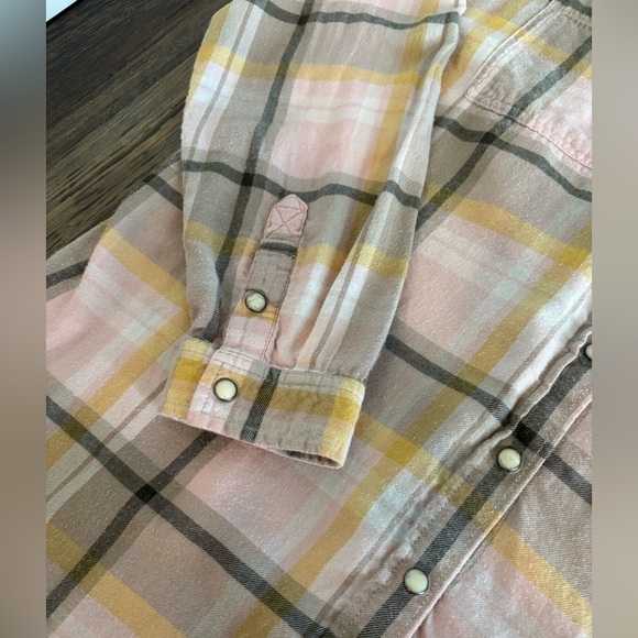 American Eagle Flannel Shirt Womens Medium Pink Tan Yellow Plaid Pearl Snap L/S - Picture 10 of 10